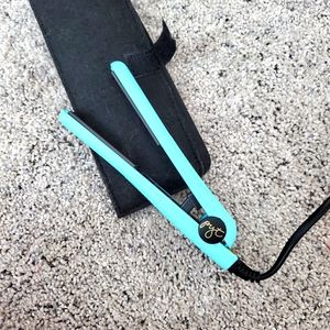 PYT travel straightener